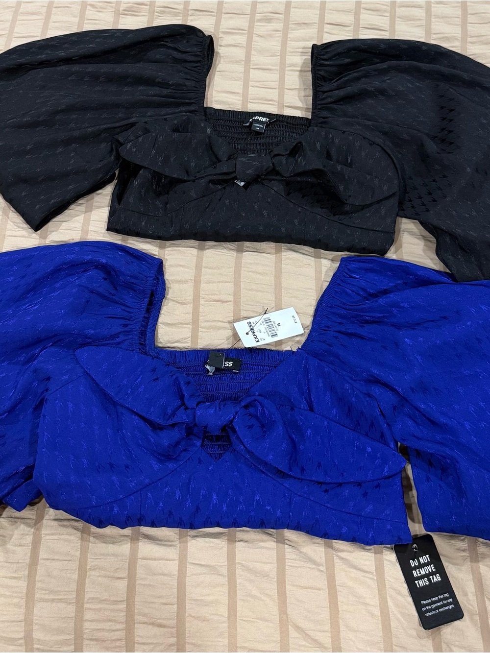 Express Women's Bow-Front Puff Sleeve Top - Black / Blue